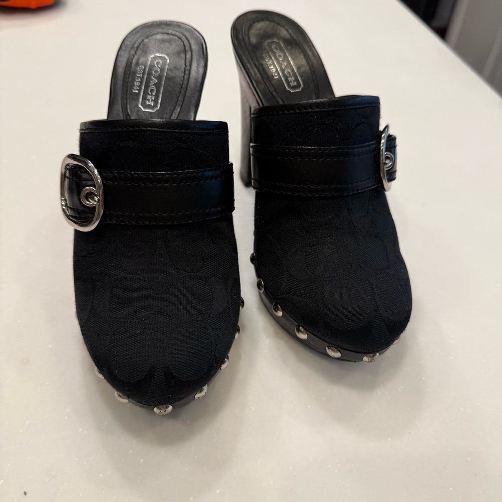Coach Womens Willow Black Signature Mules / Clogs Heels Studs Buckle Sz 5 - Picture 3 of 14